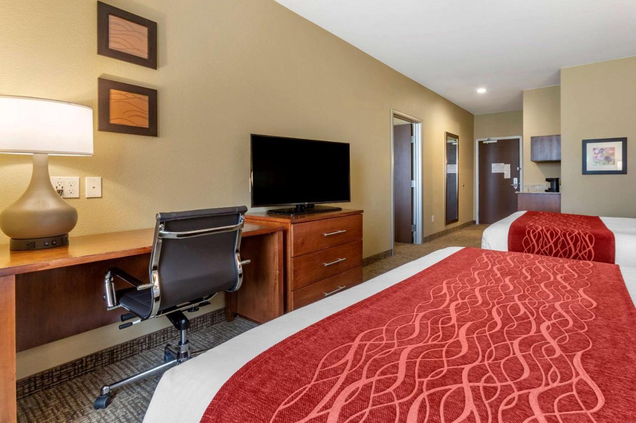 Comfort Inn & Suites Near Mt Rushmore Hill City Extérieur photo