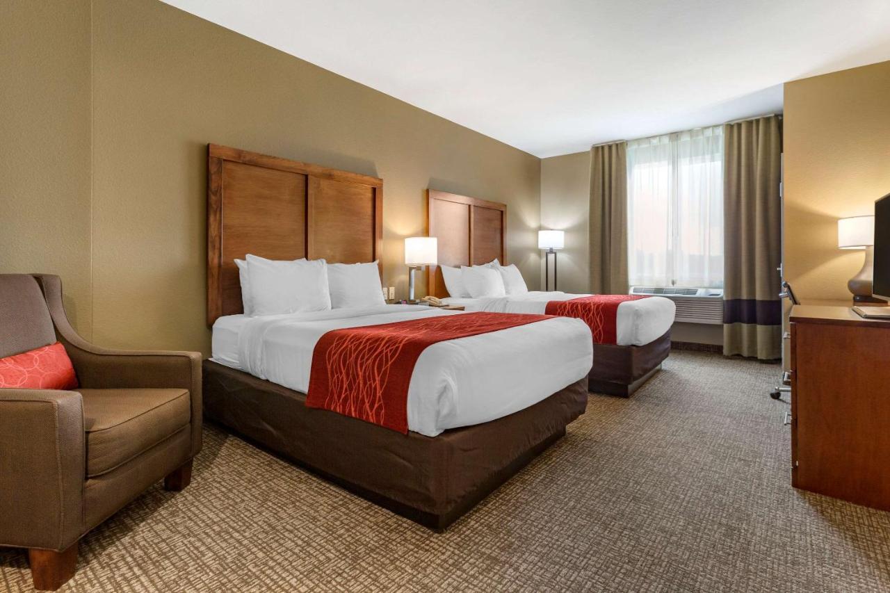 Comfort Inn & Suites Near Mt Rushmore Hill City Extérieur photo